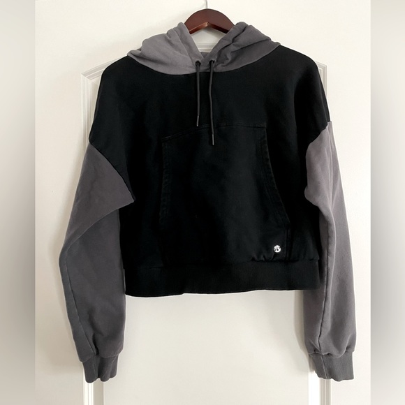 Buffbunny Collection Tops - Buffbunny Journey Collection Color Block Sweatshirt in Size Medium ✨🖤✨